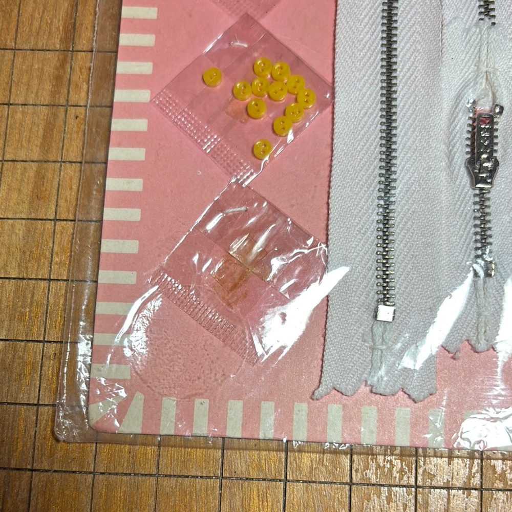 Mattel 1963 Barbie and Midge Fashion Accessories Silver Zippers Buttons 8”x5.75” - Picture 12 of 17